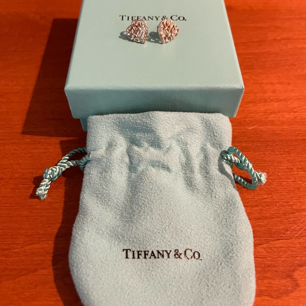Genuine Tiffany & Co. Paloma Picasso Olive Leaf Heart Earrings.